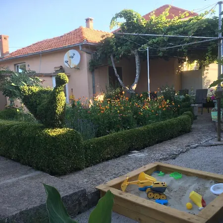 Sandra Дом отдыха *