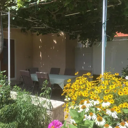 Sandra Дом отдыха *