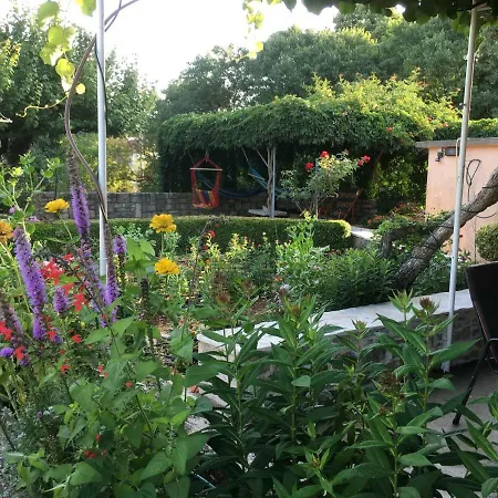 Дом отдыха Sandra *